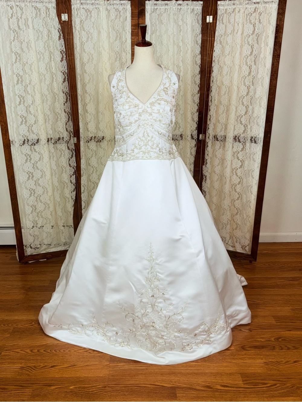 Gorgeous Vintage Y2K Allure Bridal Halter Wedding Gown